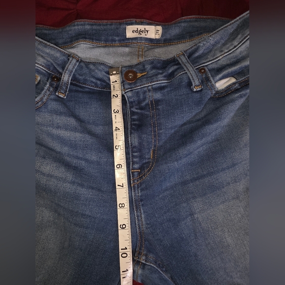 Edgely Distressed Flare Jeans (J505) - Picture 6 of 8
